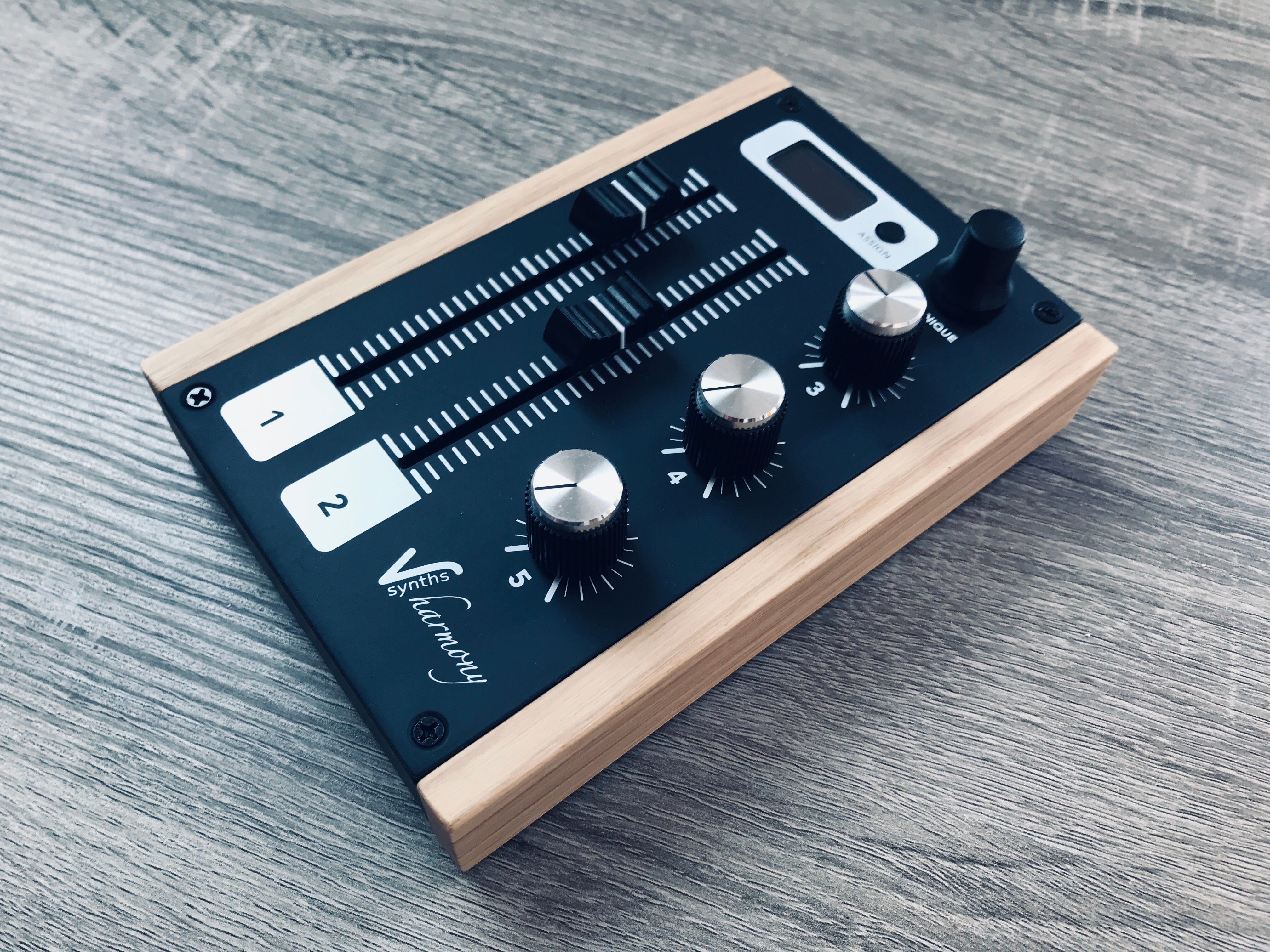 VIPER SYNTHS – Viper Synths